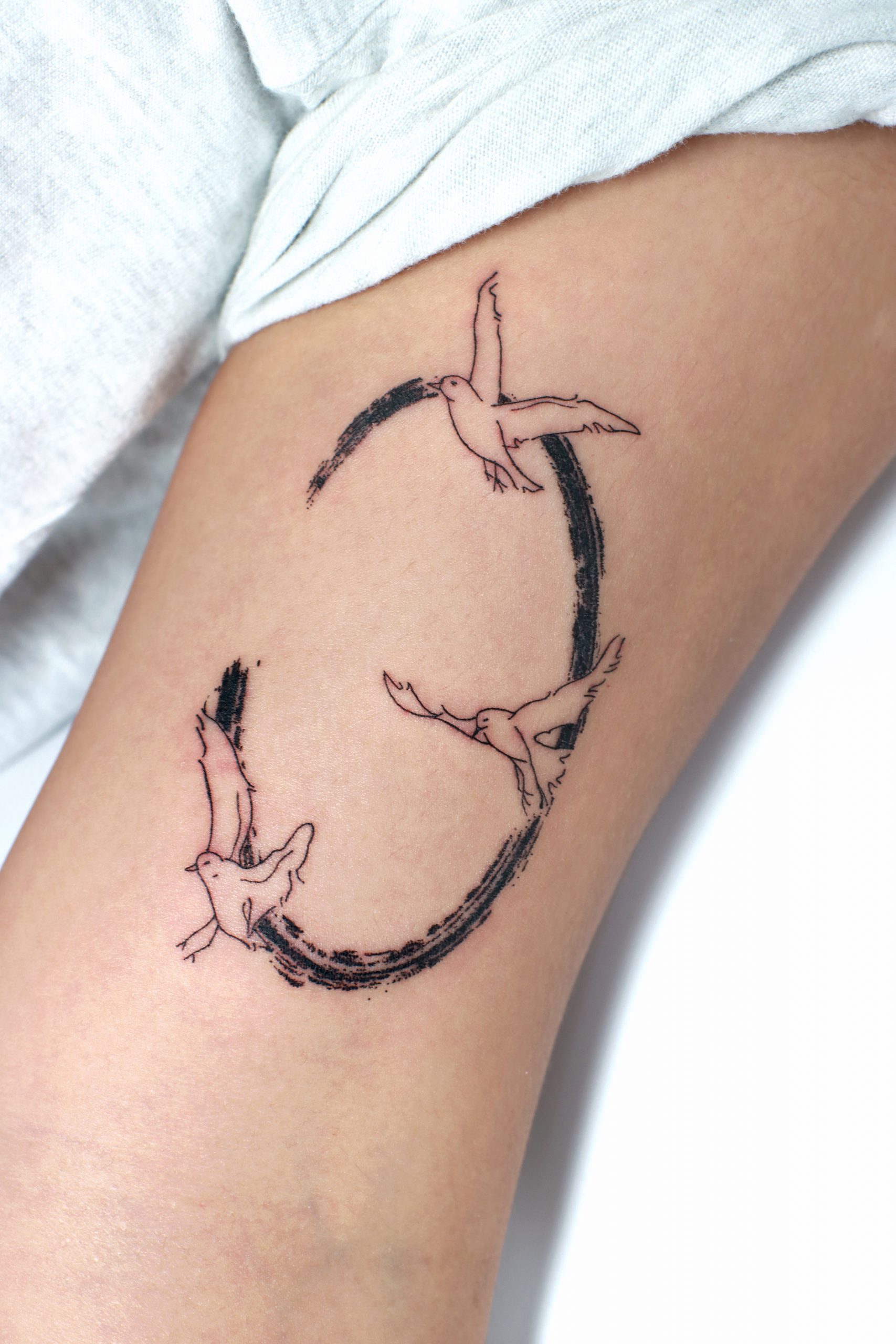 100 Of The Best Small Tattoos - Tattoo Insider | Minimalist tattoo, Cool small  tattoos, Tasteful tattoos